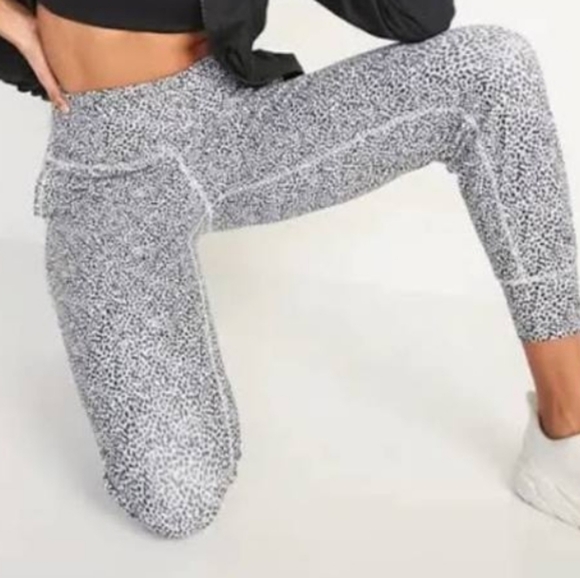 Old Navy Pants - NWT Old Navy Extra High-Rise Leggings